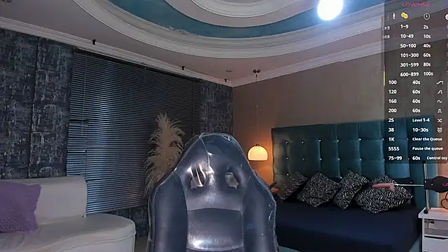 MelanieRioss online show from 6, 10, 2025