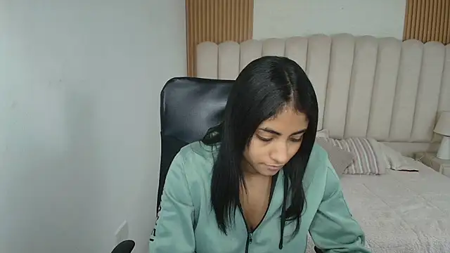 shaneelle online show from 14, 4, 2026