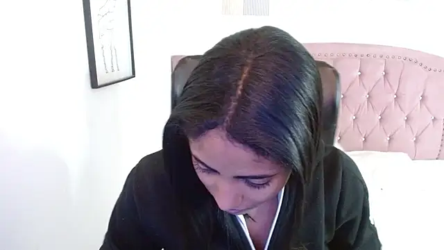 shaneelle online show from 4, 11, 2025