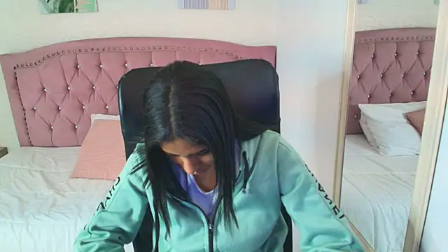 shaneelle online show from 9, 9, 2025