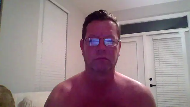 Goldenbear3111 online show from 16, 4, 2026