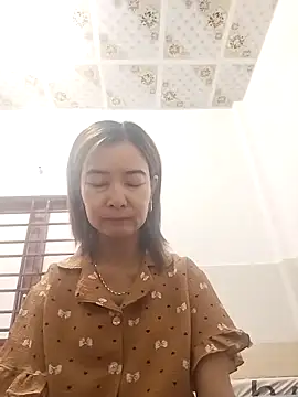 Sexy-ladyboobs20 online show from 22, 9, 2025