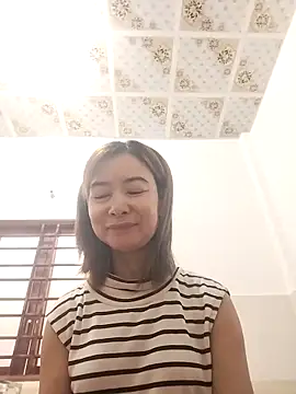 Sexy-ladyboobs20 online show from 12, 9, 2025