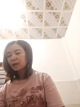 Sexy-ladyboobs20 online show from 12, 9, 2025