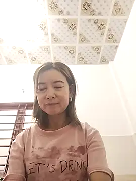 Sexy-ladyboobs20 online show from 3, 10, 2025