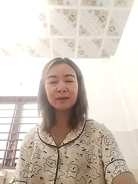 Sexy-ladyboobs20 online show from 1, 11, 2025