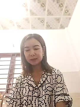 Sexy-ladyboobs20 online show from 3, 11, 2025