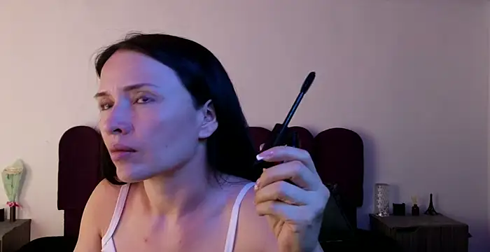 cristal hilton 10 online show from 10, 2, 2026