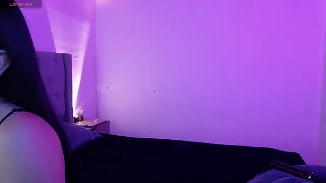 cristal hilton 10 online show from 10, 1, 2026