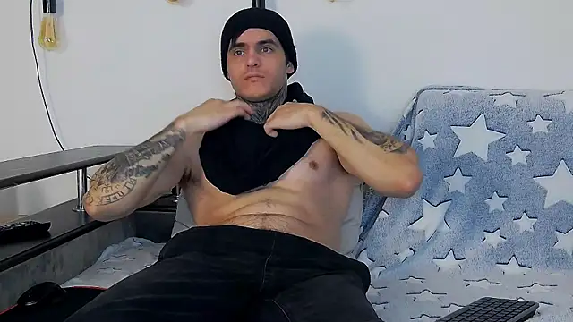 Snapshot of CarterCole chatting on 15, 12, 2025 CarterCole online show from 15, 12, 2025