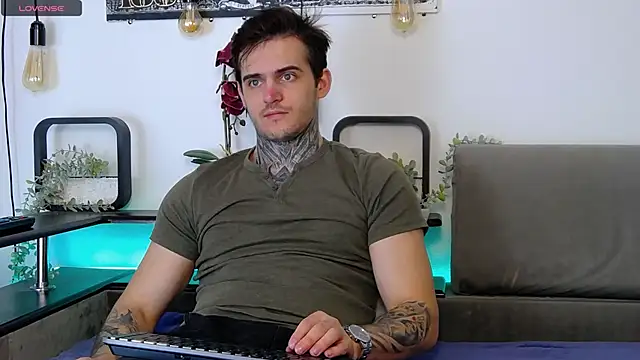 Snapshot of CarterCole chatting on 8, 3, 2025 CarterCole online show from 8, 3, 2025