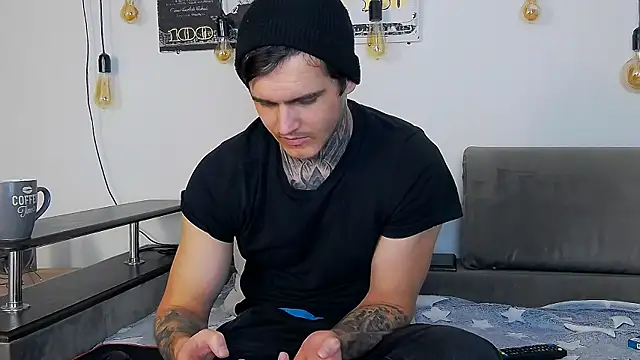 Snapshot of CarterCole chatting on 17, 12, 2025 CarterCole online show from 17, 12, 2025