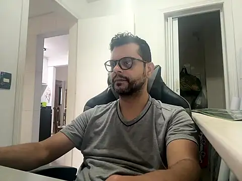 HornyBeachBoyBR online show from 15, 6, 2026