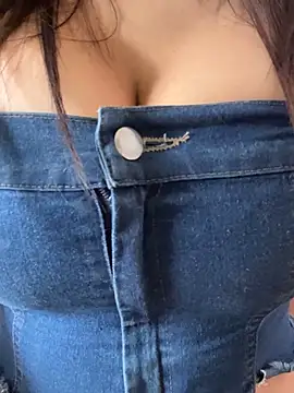 izanmiller2001 online show from 6, 10, 2025