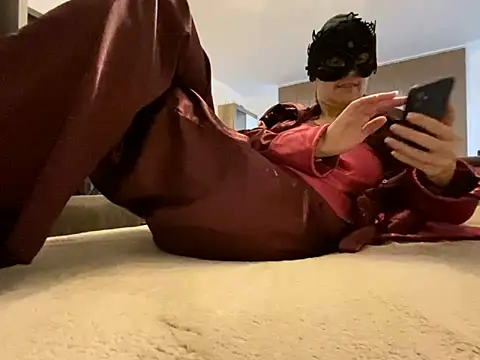 Marilou1983 online show from 10, 2, 2025