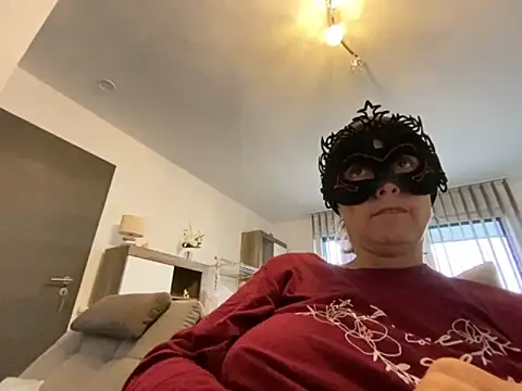 Marilou1983 online show from 15, 10, 2025