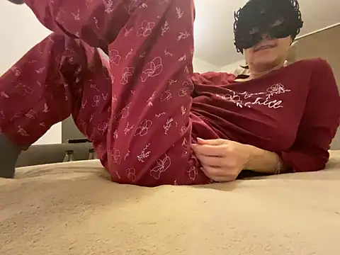 Marilou1983 online show from 15, 2, 2026