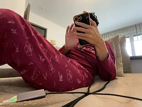 Marilou1983 online show from 20, 10, 2025