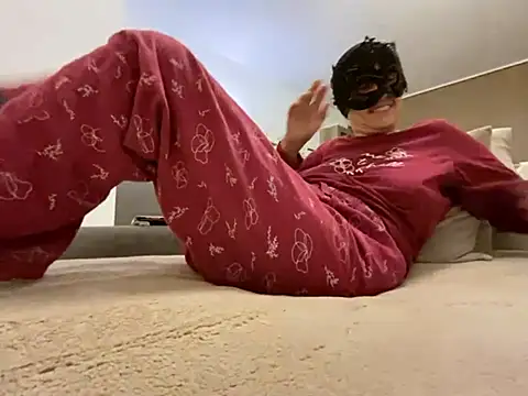 Marilou1983 online show from 8, 2, 2026