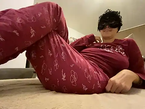 Marilou1983 online show from 25, 11, 2025