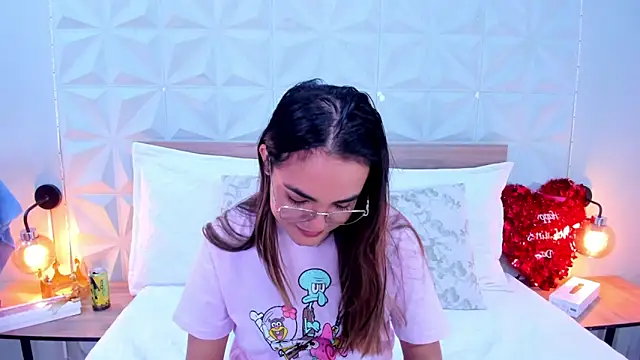 Stacey white  online show from 21, 9, 2025