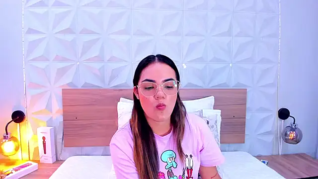 Stacey white  online show from 10, 10, 2025