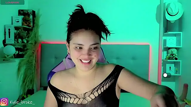 Kylie brokee online show from 15, 4, 2026