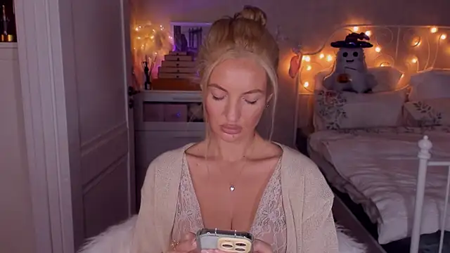 aestetick online show from 21, 10, 2025