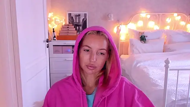 Snapshot of aestetick chatting on 19, 1, 2026 aestetick online show from 19, 1, 2026