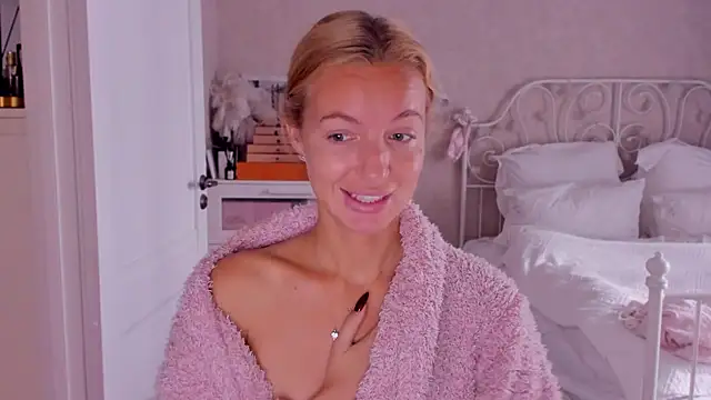 aestetick online show from 6, 10, 2025