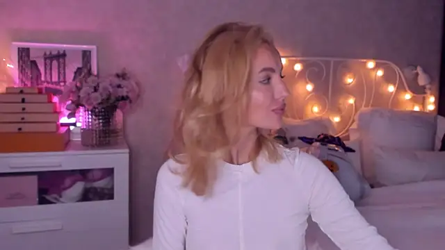 aestetick online show from 2, 11, 2025