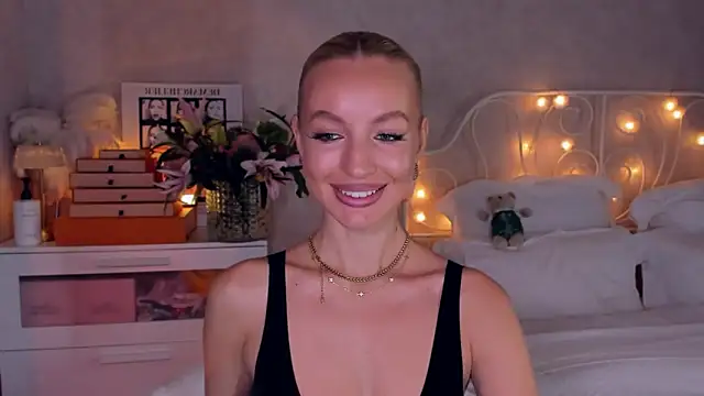 Snapshot of aestetick chatting on 12, 5, 2026 aestetick online show from 12, 5, 2026