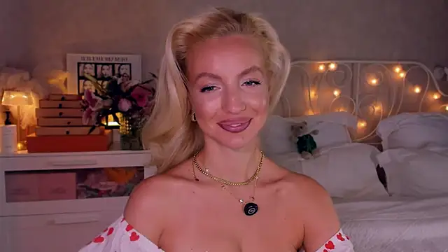 Snapshot of aestetick chatting on 13, 5, 2026 aestetick online show from 13, 5, 2026