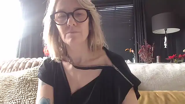 Snapshot of godinflower chatting on 14, 2, 2026 godinflower online show from 14, 2, 2026