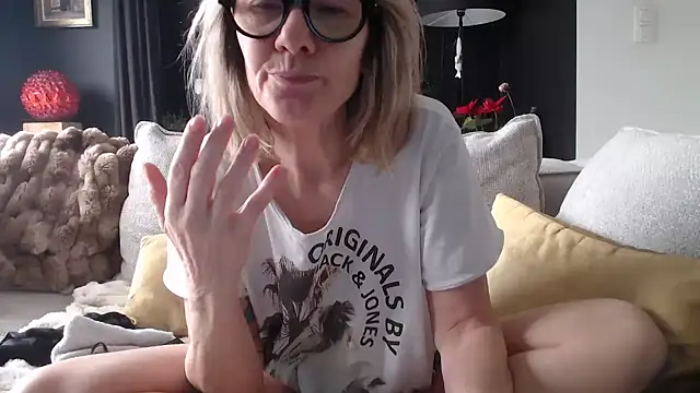 Snapshot of godinflower chatting on 5, 2, 2026 godinflower online show from 5, 2, 2026