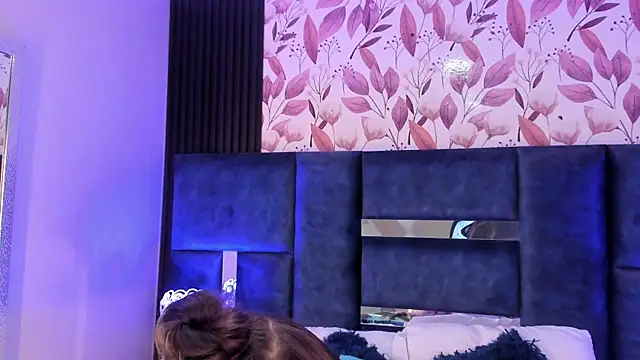 AmmyJones  online show from 8, 9, 2025