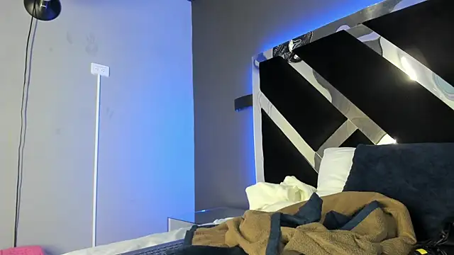 AmmyJones  online show from 5, 1, 2026