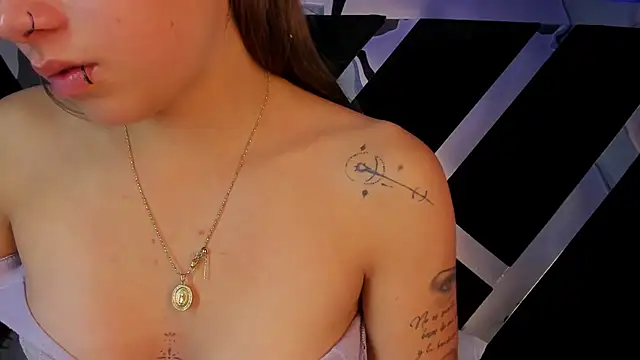 AmmyJones  online show from 6, 11, 2025