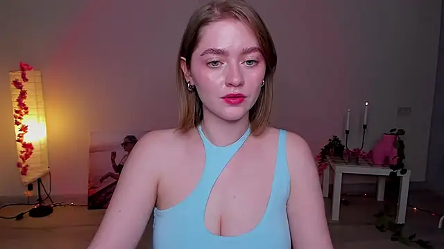 AidaPerry online show from 2, 2, 2025