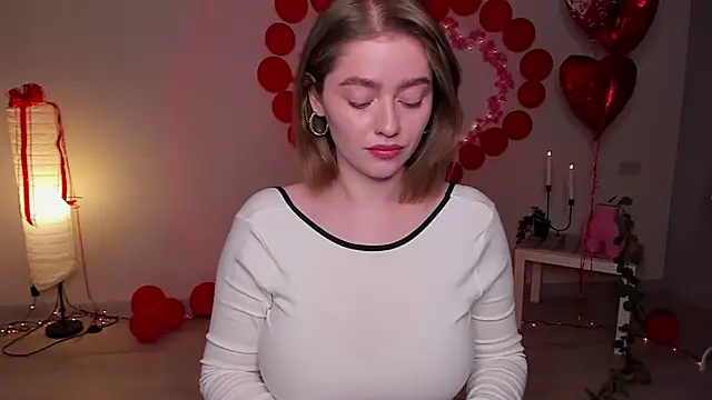 AidaPerry online show from 23, 2, 2025