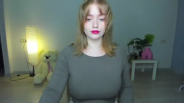 AidaPerry online show from 10, 10, 2025