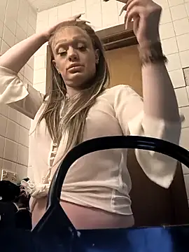 ImCarolinaCutiexxx online show from 19, 11, 2025