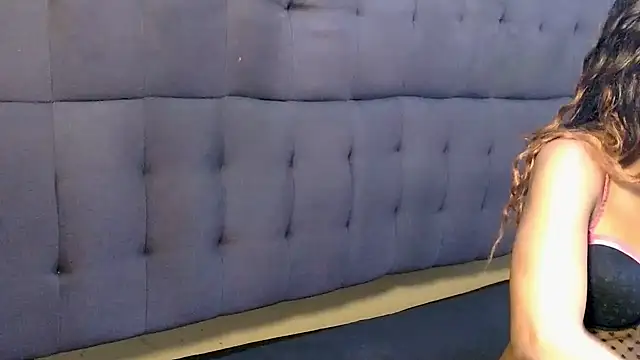 SpicyQueenxxxx online show from 19, 12, 2025