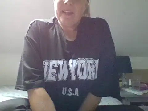 Snapshot of scrummymummy2 chatting on 7, 10, 2025 scrummymummy2 online show from 7, 10, 2025