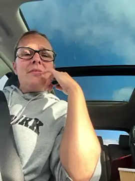 Snapshot of scrummymummy2 chatting on 24, 11, 2025 scrummymummy2 online show from 24, 11, 2025