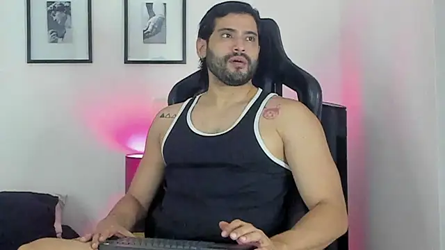 Snapshot of Dereck_vega chatting on 3, 7, 2026 Dereck vega online show from 3, 7, 2026