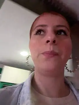 Nahiajhonson  online show from 3, 10, 2025