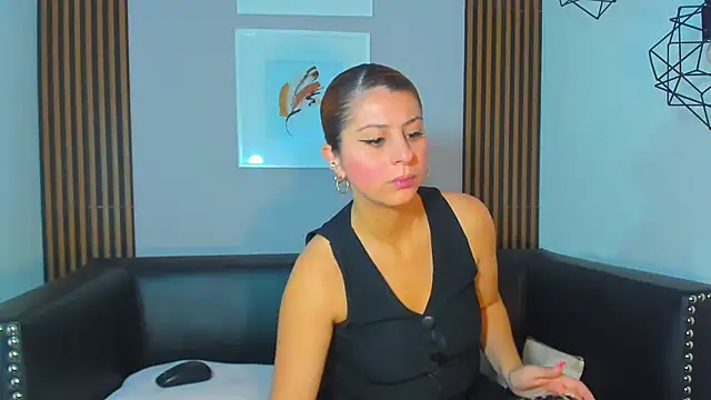 Nahiajhonson  online show from 10, 9, 2025