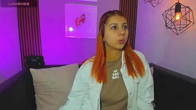 Nahiajhonson  online show from 9, 3, 2026