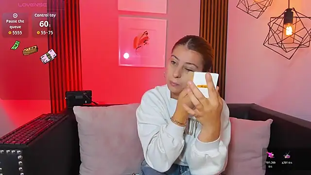 Nahiajhonson  online show from 27, 3, 2026